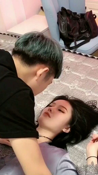 我的霸道美女房东第02集